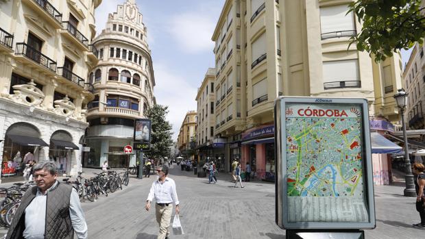 Movilidad espera la orden de la alcaldesa de Córdoba para cambiar los rótulos