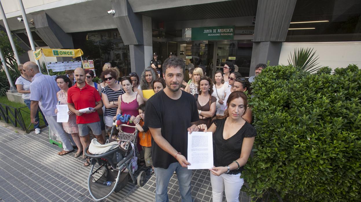 Las Ampas de los coelgios afectados por el calor y la falta de climatización presentaron un escrito en 2017