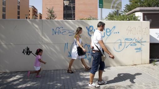 Una familia en Periodista Quesada Chacón