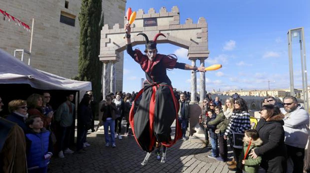 El Mercado Medieval vuelve desde este viernes al entorno de La Calahorra