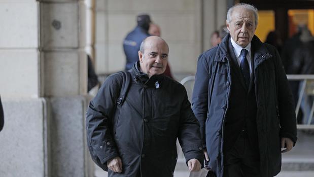 Zarrías lleva al juzgado a la Junta por «discriminarle» tras negarse a pagar su defensa en el caso ERE