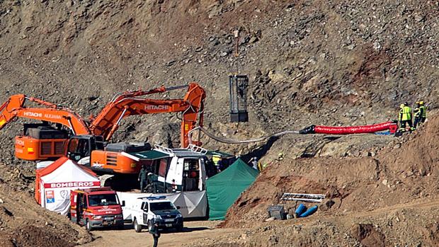 El exjefe de la brigada minera de Asturias: «Falta el punto crítico de unir la galería con Julen»