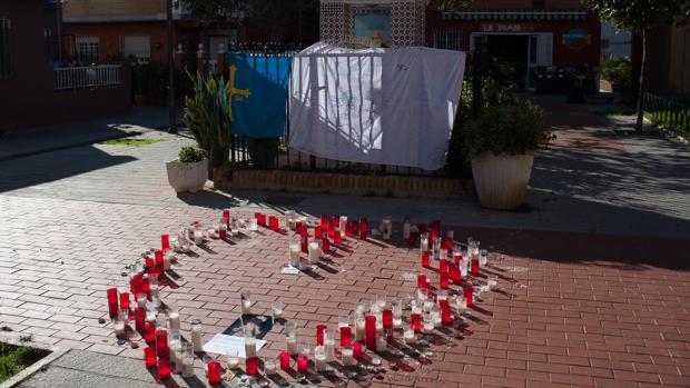 La barriada de El Palo llora en silencio el trágico final de Julen