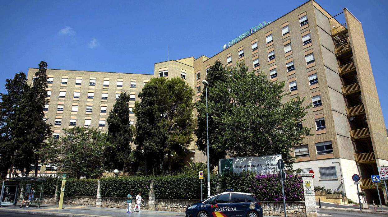 El herido tuvo que ser trasladado al Hospital Regional de Málaga