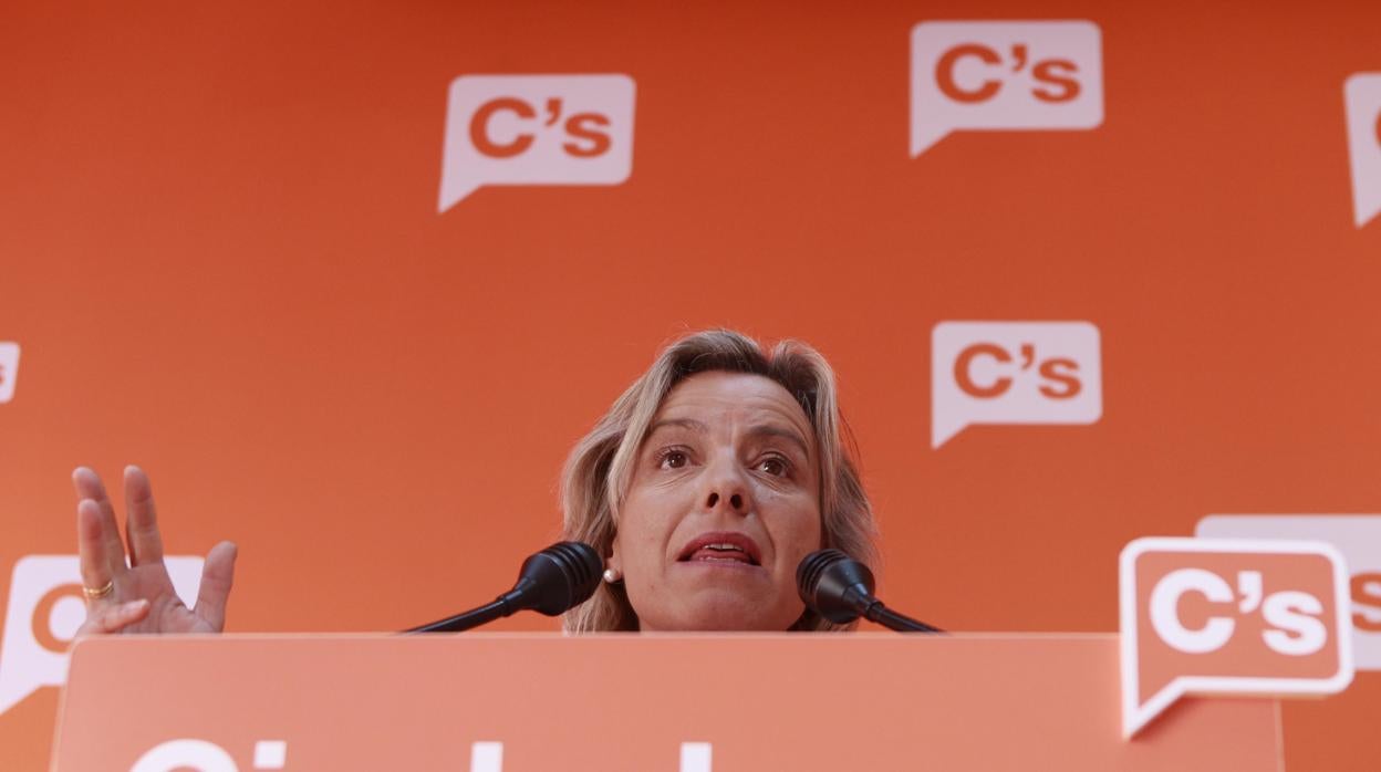 La parlamentaria Isabel Albas, durante un acto de partido