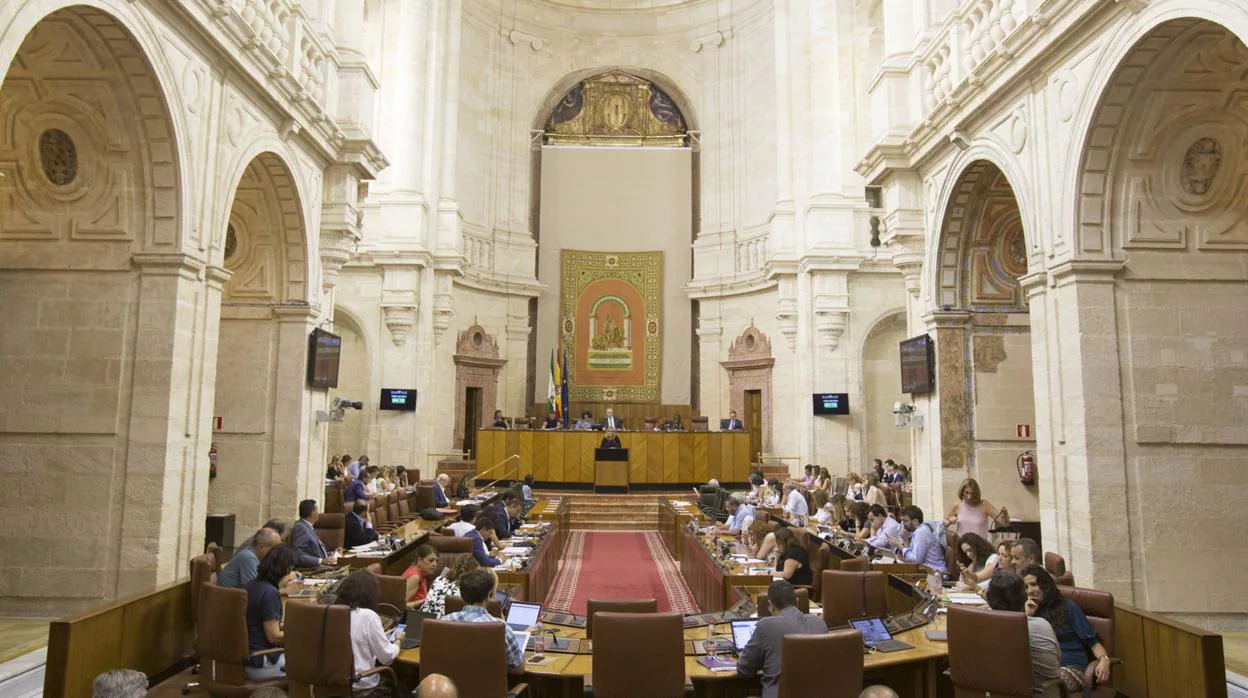 Pleno del Parlamento el día que se aprobó la nueva Ley de Igualdad