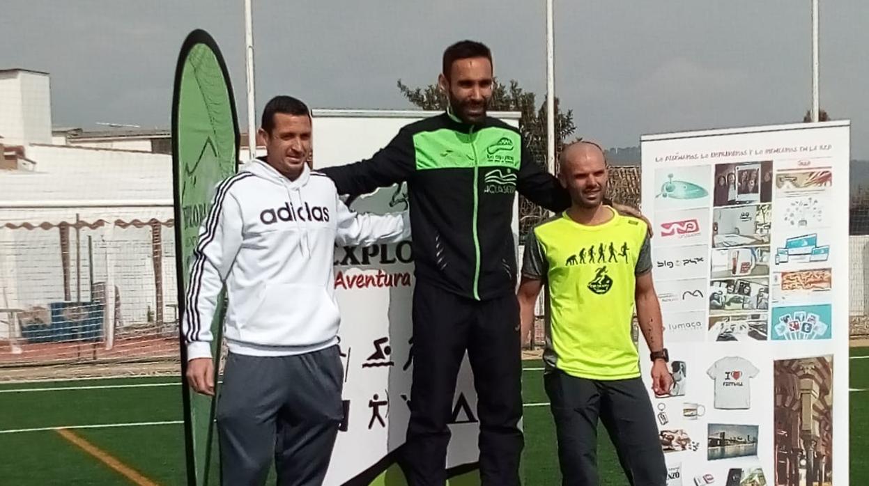 Podium masculino de la carrera