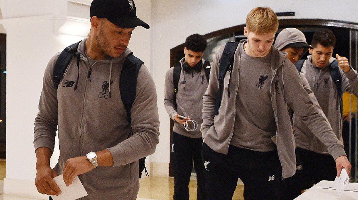 Los jugadores del Liverpool, a la llegada al hotel en Marbella