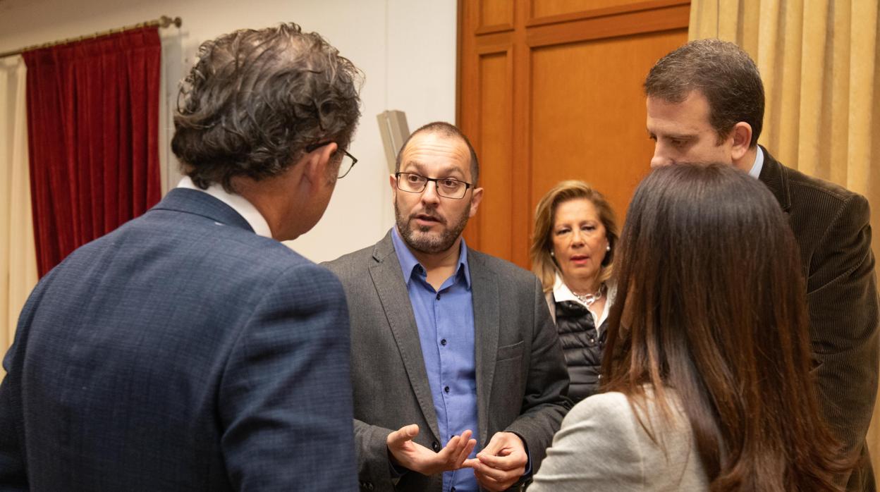 David Luque durante un Pleno municipal