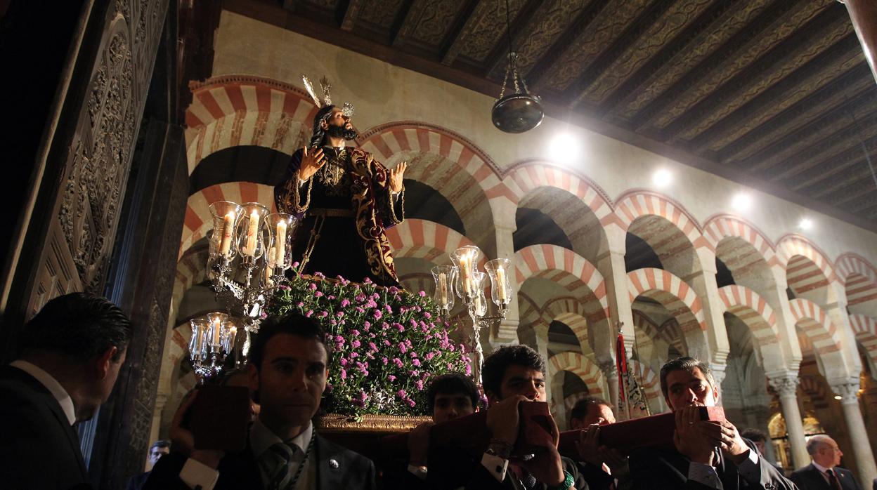 Nuestro Padre Jesús de la Oración en el Huerto en el vía crucis de las cofradías del año 2013