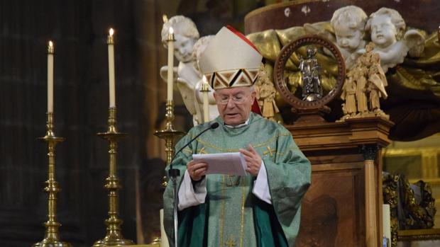 El ladrón sacrílego de la iglesia de Santa Isabel esparció la hostia consagrada por varias calles de Jaén