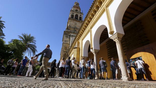 Enero deja 2.336 turistas más en Córdoba frente a 2018