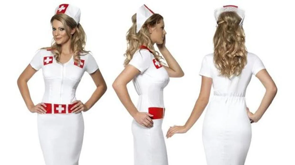 Una mujer con el disfraz de enfermera sexy