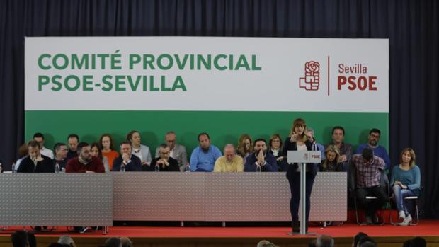 El PSOE de Sevilla cede ante Pedro Sánchez y coloca a María Jesús Montero como cabeza de lista