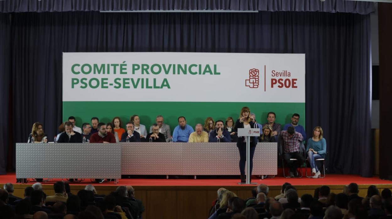 La secretaria general del PSOE, Verónica Pérez, se dirige al Comité Provincial de Sevilla