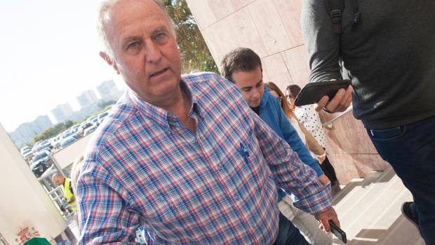 Antonio Sánchez, el pocero de la finca donde murió Julen, al llegar al juzgado: «No tengo otra historia»