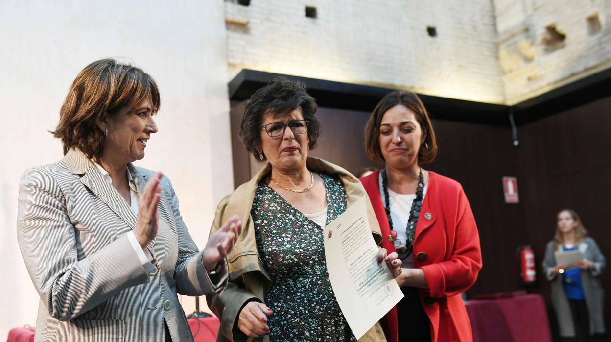 La ministra, en el centro, durante el acto celebrado ayer en Córdoba