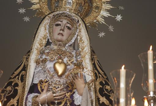 Nuestra Señora de los Dolores, en su paso el Viernes Santo de la Semana Santa de Córdoba