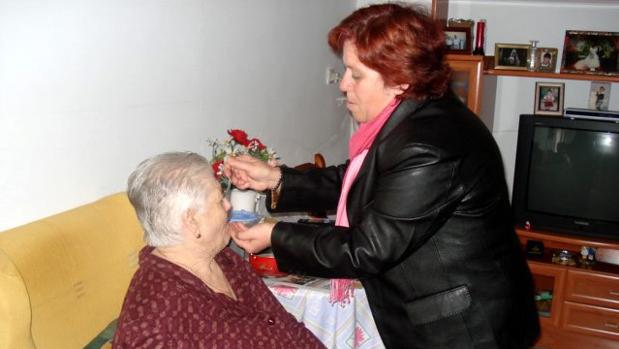 Más de 25 andaluces mueren cada día esperando la ayuda a la dependencia