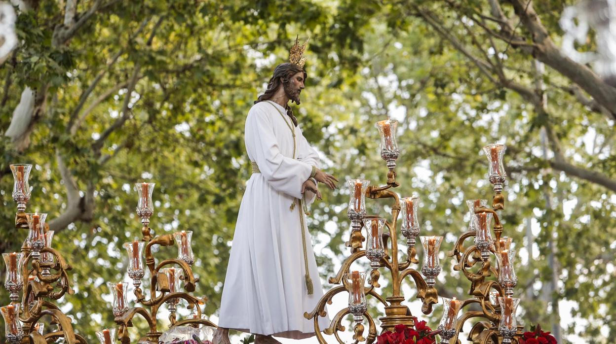 Nuestro Padre Jesús de la Bondad durante su procesión