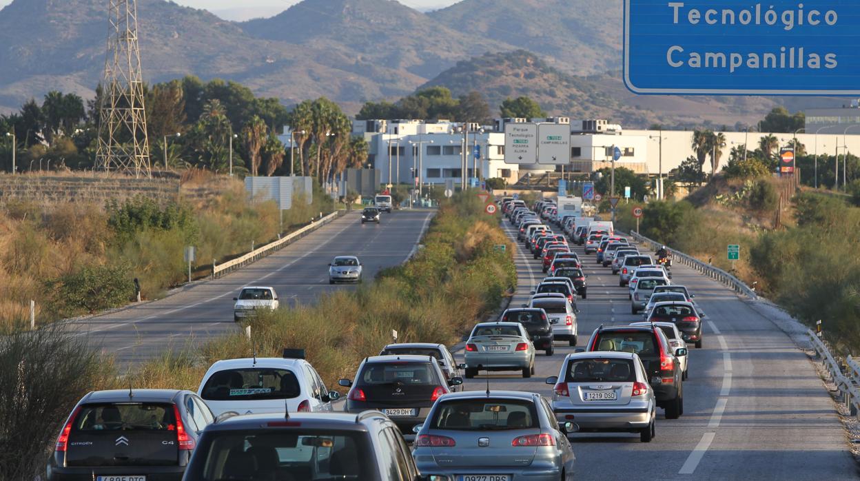 Atasco para llegar al Parque Tecnológico de Andalucía