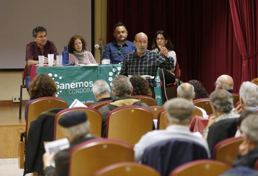 ASamblea de Ganemos en el centro cívico Arrabal Sur en abril de 2018