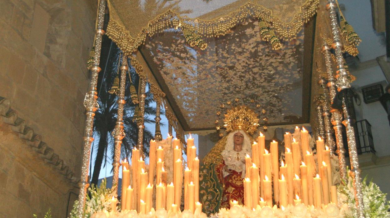 María Santísima de la Esperanza de Córdoba durante su salida procesional el Domingo de Ramos