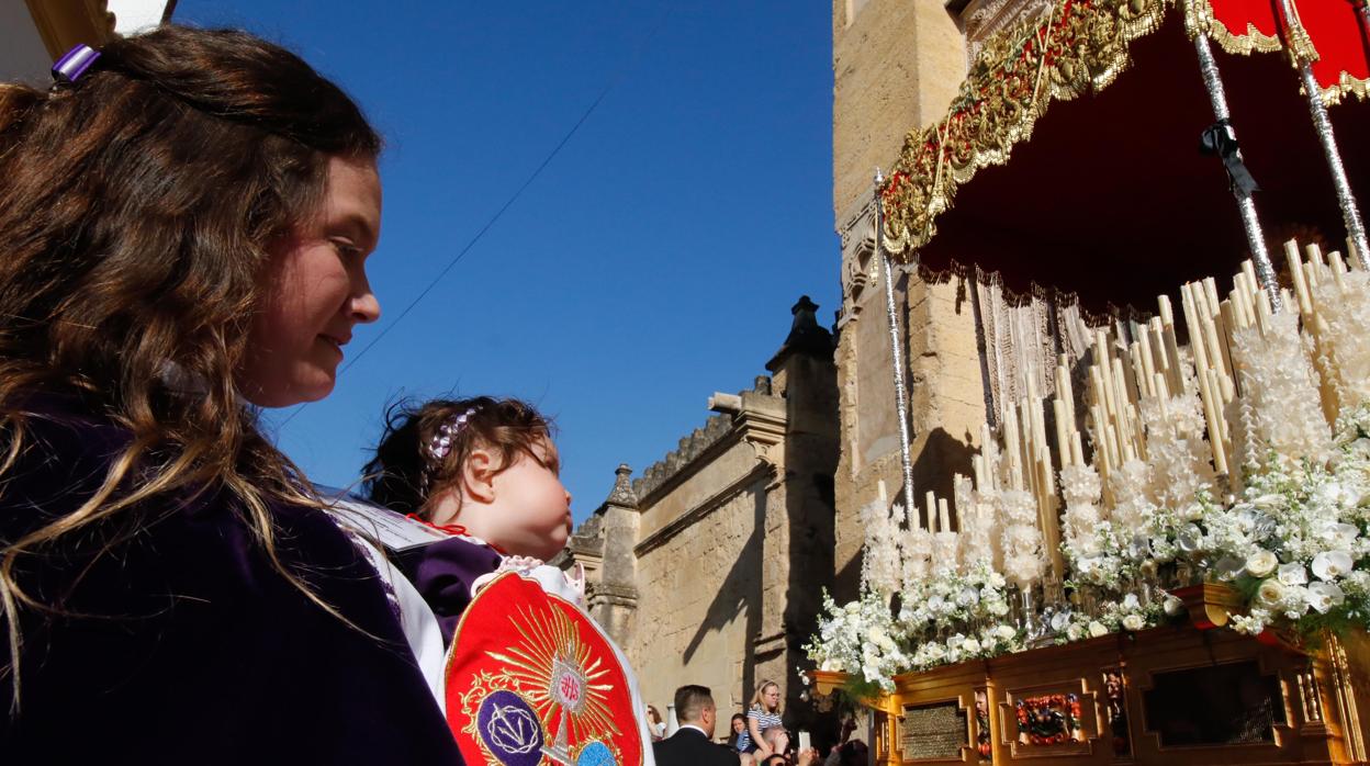 La hermandad de la Agonía sale de la Catedral el Martes Santo