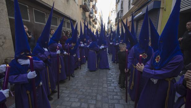 Un Jueves Santo de pasión y dudas en la Semana Santa de Cádiz 2019