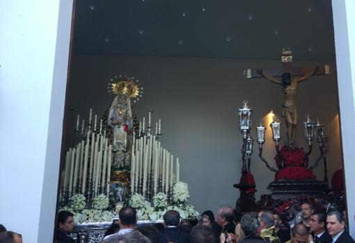 La Virgen de los Dolores y el Cristo de la Clemencia, tras la suspensión