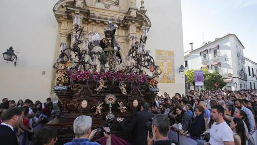 El misterio de la Santa Faz, a su salida de la Triidad el Martes Santo de Córdoba