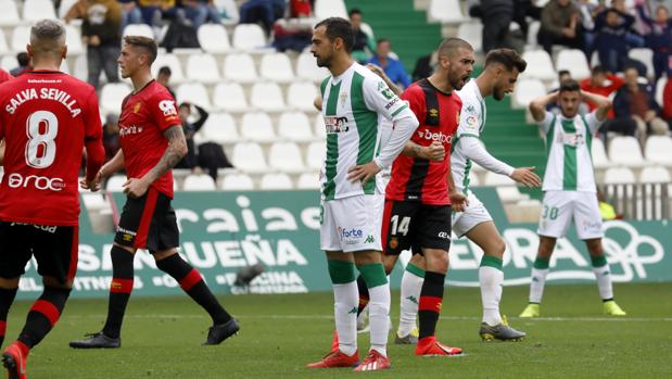 El Córdoba CF, de todo menos un mayo festivo