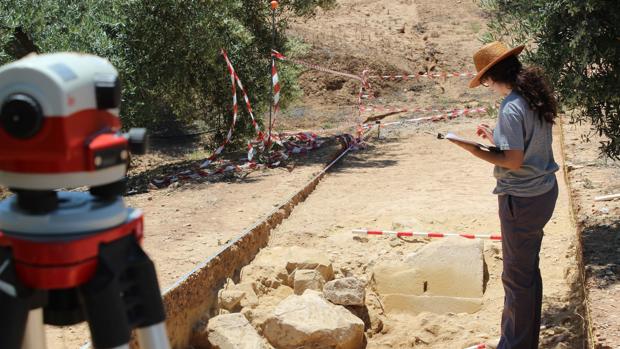 El arco de Augusto descubierto en Mengíbar, nuevo bien de interés cultural de Andalucía