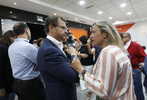 Isabel Albás y David Dorado, en el arranque de la campaña de Ciudadanos