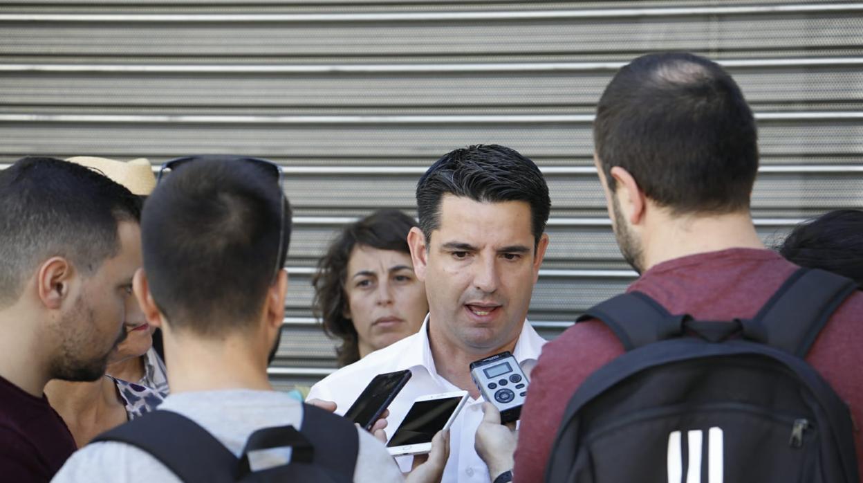 García, esta mañana en el Centro Comercial Abierto Viñuela