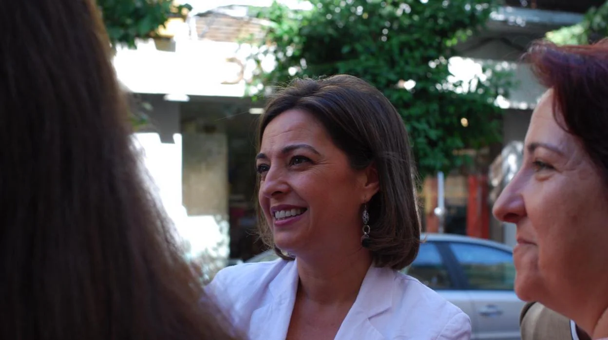 Isabel Ambrosio en un acto electoral este miércoles en la zona de la Viñuela