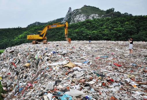 Un vertedero junto al lago Taihu, en la provincia china de Jiangsu,