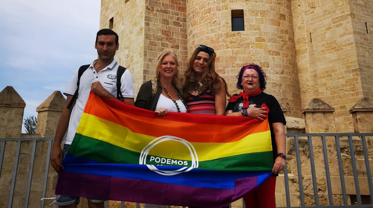 Pedrajas junto a representantes de colectivos LGTBI