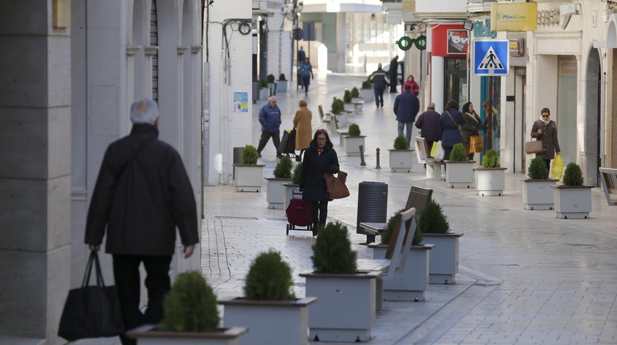 La peatonalización de la calle Corredera, en el centro de Montilla ha sido uno de los logros de este mandato