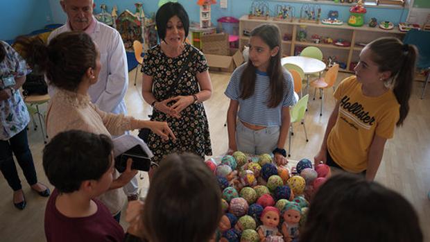 Alumnos de Marbella luchan contra el cáncer como regalo a su profesora