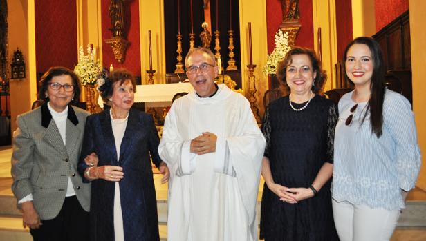 Luis González celebra sus bodas de plata como párroco de la Iglesia Mayor de San Fernando