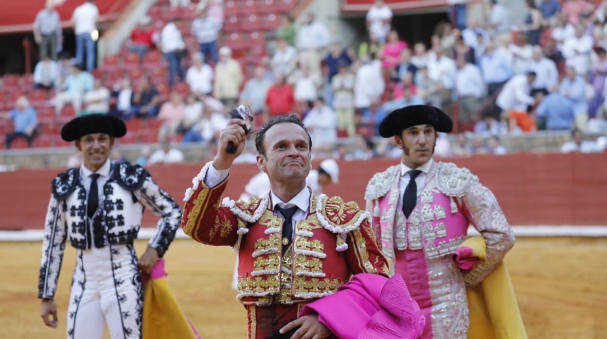 Antonio Ferrera, con la oreja cortada en Los Califas