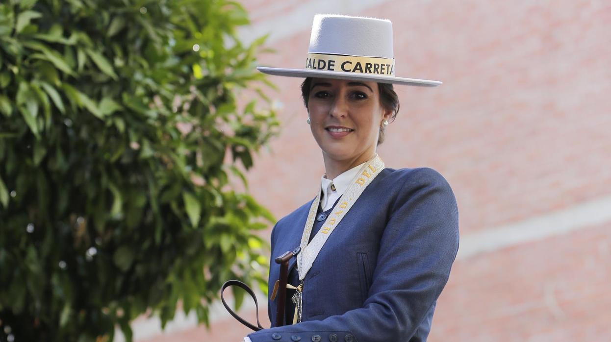 Rocío Jarabo Sosa, alcaldesa de carretas de la hermandad del Rocío de Córdoba en la salida de la hermandad