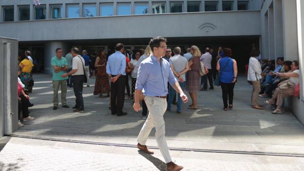 La Junta de Andalucía manda a su casa a 1.200 trabajadores por un apagón en el Edificio Picasso