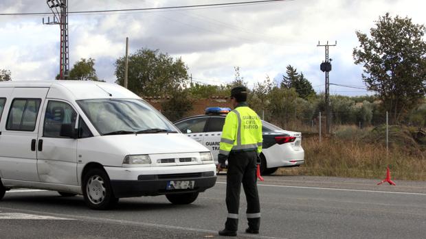 Un hombre muere tras sufrir un accidente  y salir su coche ardiendo en Lepe, Huelva