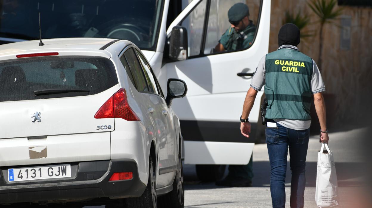 La Guardia Civil, durante una operación