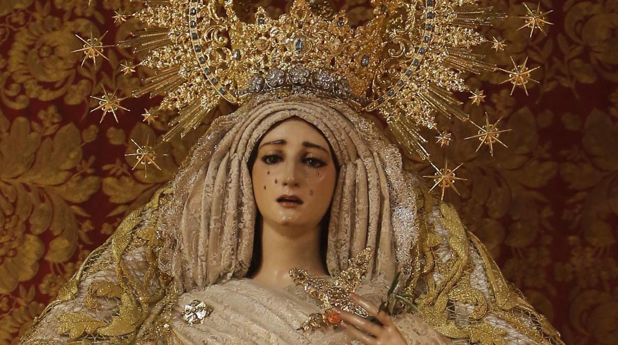 María Santísima de la Paz y Esperanza durante sus cultos del 2019 en la iglesia conventual del Santo Ángel