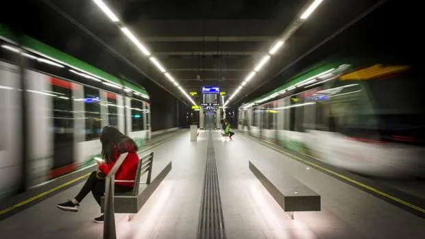 El metro de Granada funcionará las 24 horas durante casi todo el Corpus