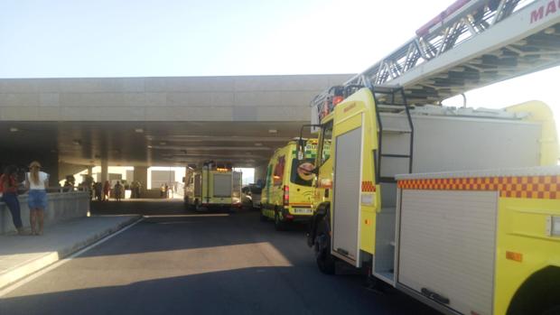 Un incendio en el área de quirófanos causa la alarma en el hospital de La Línea de la Concepción