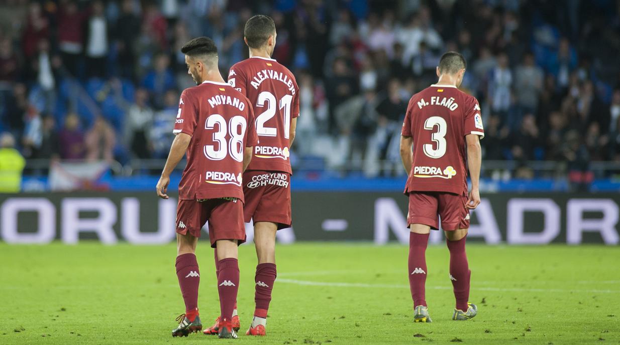 Los jugadores del Córdoba, en el partido ante el Deportivo